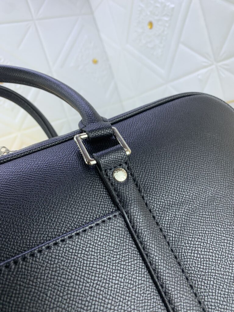 Louis Vuitton Porte Documents Voyage Black 37Cm M30925 - Image 5