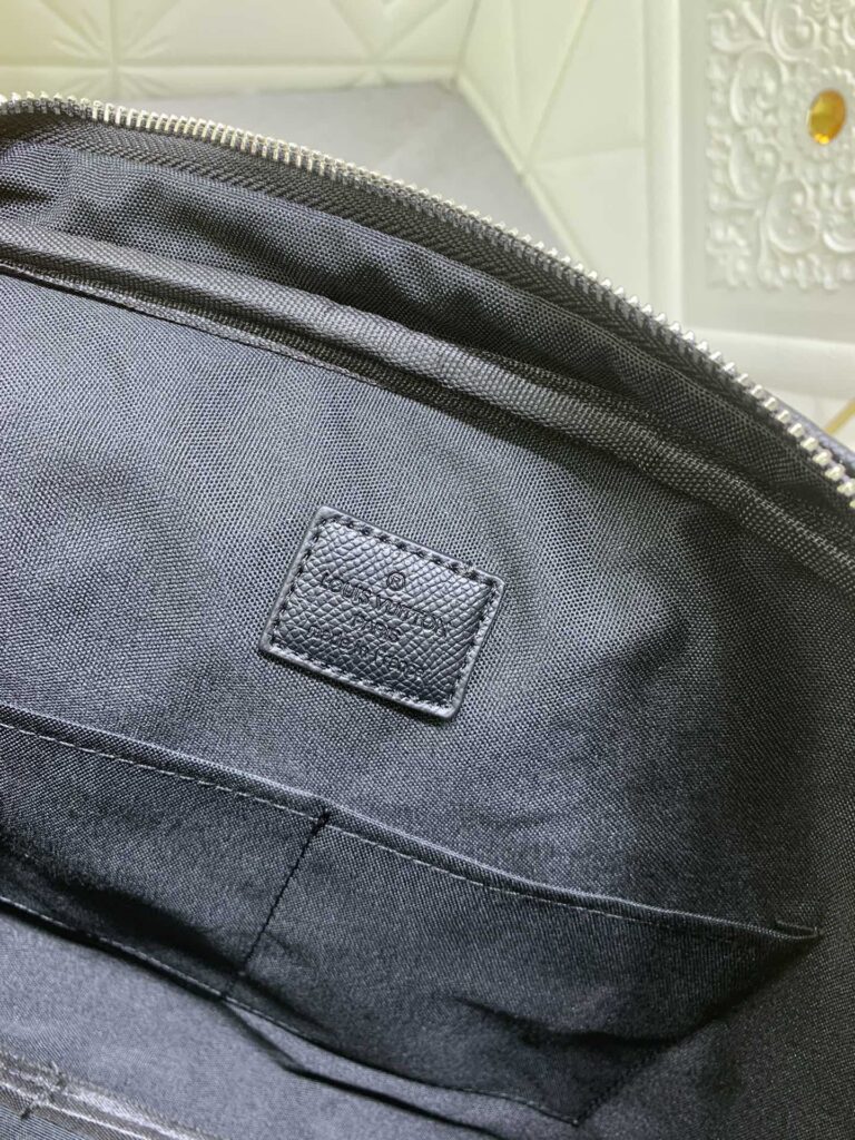 Louis Vuitton Porte Documents Voyage Black 37Cm M30925 - Image 7