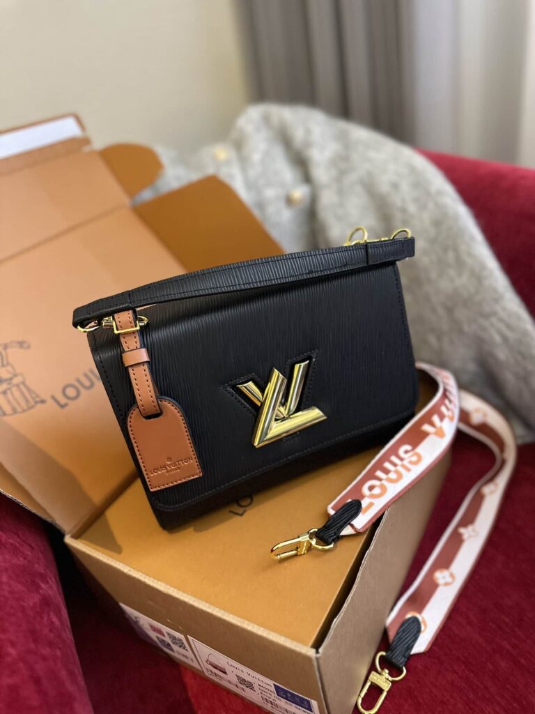 Louis Vuitton Twist Mm Bag Black 25Cm - Image 3