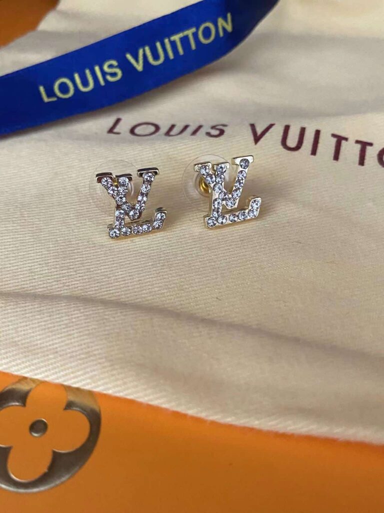 Louis Vuitton Logo Dinamond Earrings - Image 3