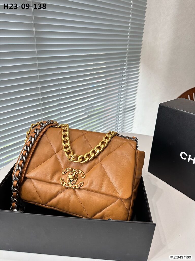 Chanel 19 Lambskin Quilted Handbag Light Brown 26Cm - Image 2