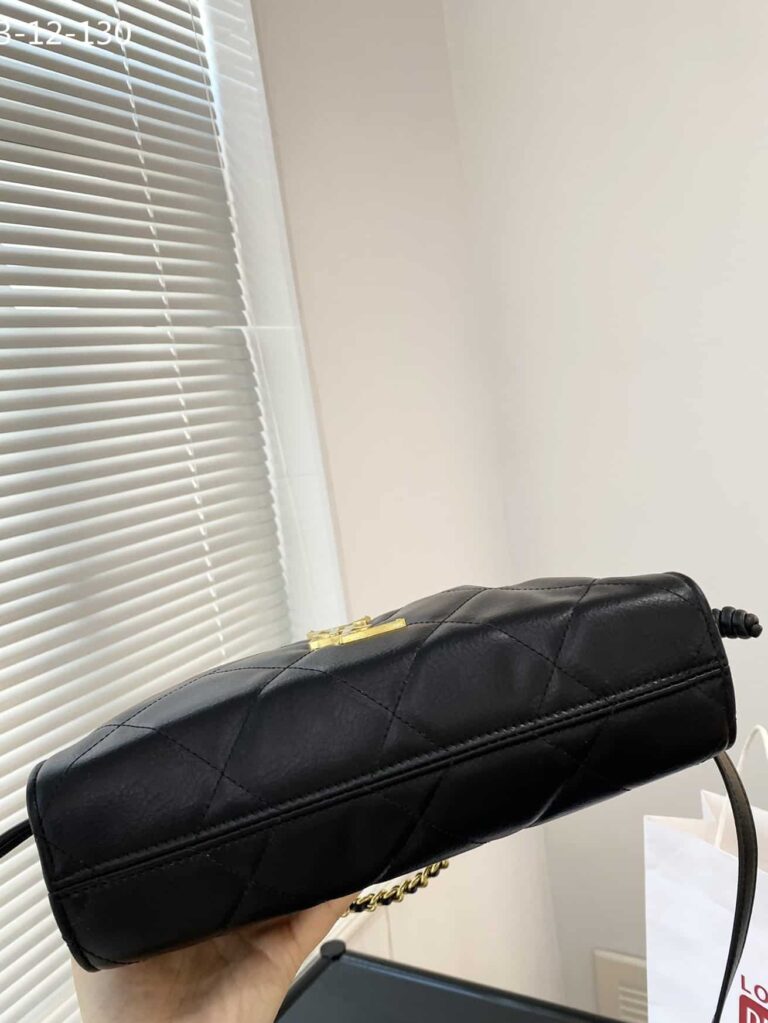 Saint Laurent Bucket Bag Quilted Lambskin Black 29Cm - Image 3