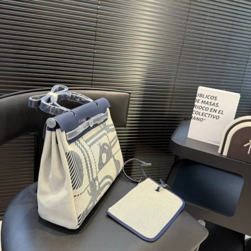 HERMES HERBAG 31 BRIDES DE GALA AND BLUE INDIGO BLUE ENAMEL 31CM - Image 3