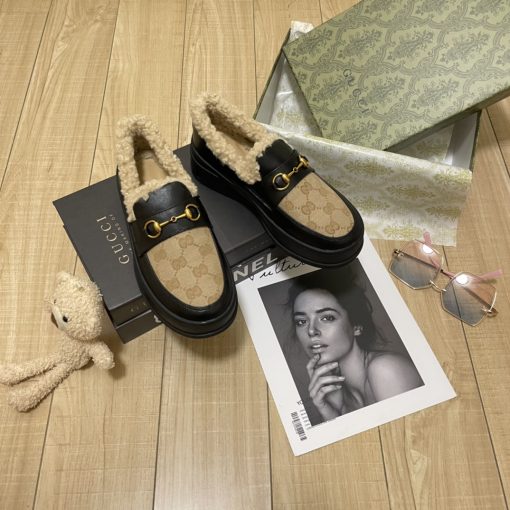 Gucci Fleece Collar Loafers Gg Beige And Black Leather - Image 6