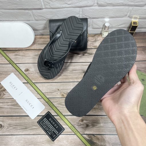 Gucci Women's Chevron Thong Black 655463 J8710 1000 - Image 3