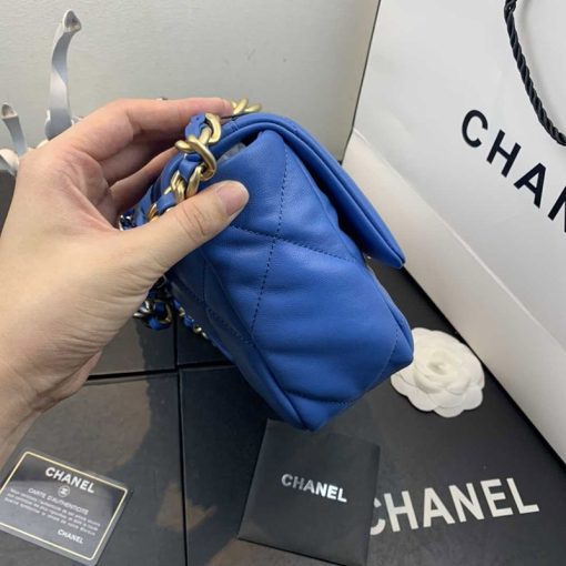 Chanel Handbag 19 - Image 4