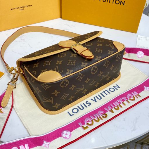 Louis Vuitton Diane Fuchsia M46049 - Image 2
