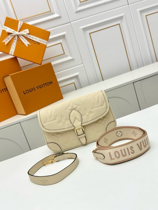Louis Vuitton Diane Monogram Empreinte Leather Creame Beige 18Cm M46388 - Image 5