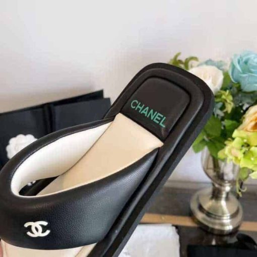 Chanel 22P Lambskin Padded Pool Thong Logo Black - Image 4