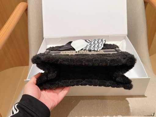 Dior Book Dot Cannage Shearling Bag 26CM - Image 8