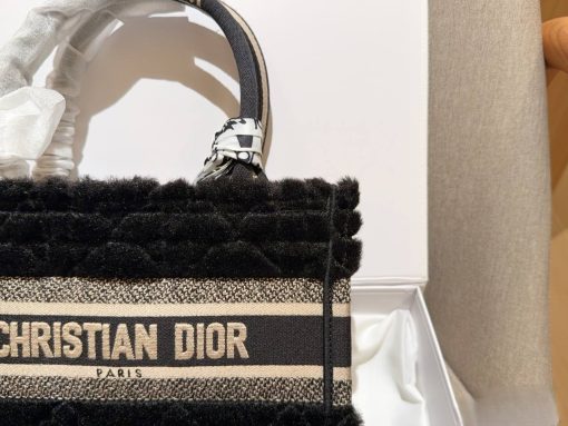 Dior Book Dot Cannage Shearling Bag 26CM - Image 7