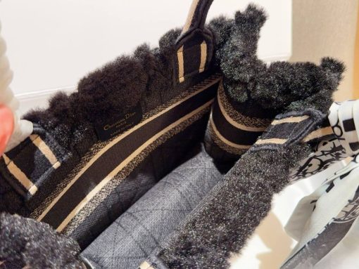 Dior Book Dot Cannage Shearling Bag 26CM - Image 6