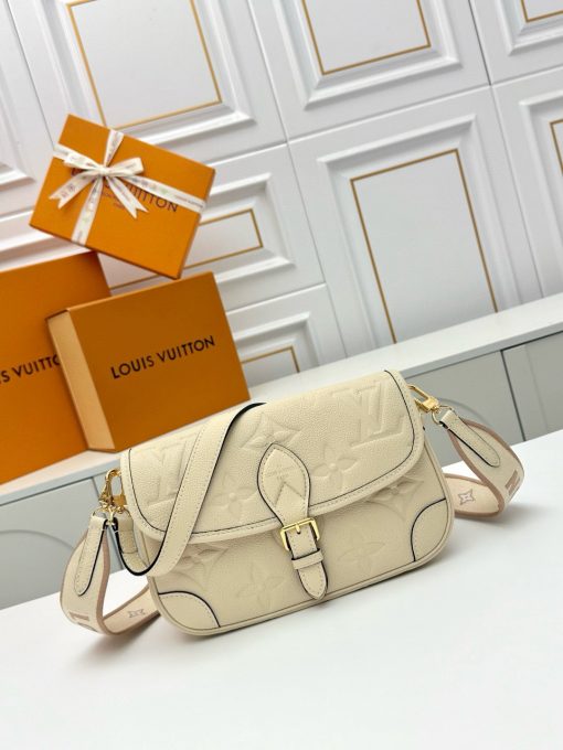Louis Vuitton Diane Monogram Empreinte Leather Creame Beige 18Cm M46388 - Image 9
