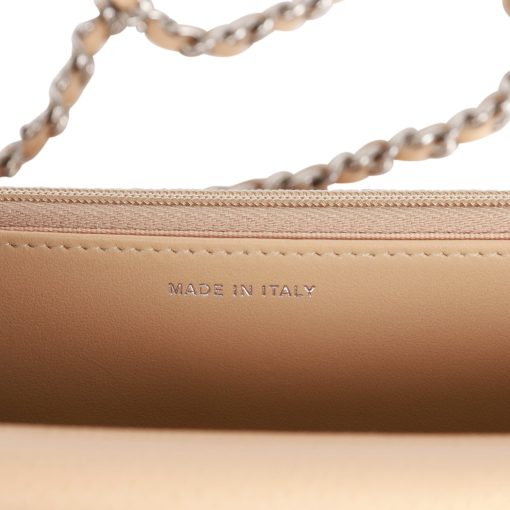 Wallet On Beige Hardware - Image 9