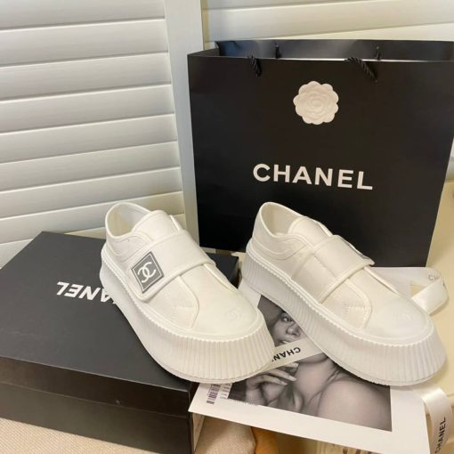 Chanel Logo Embroidered Shearling Cream Slides - 37 Eu 6 Us 24 Cm 9 4 In - Image 6