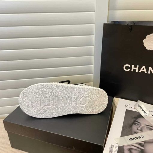 Chanel White Cc Cap Toe Slipon Sneaker White - Image 5