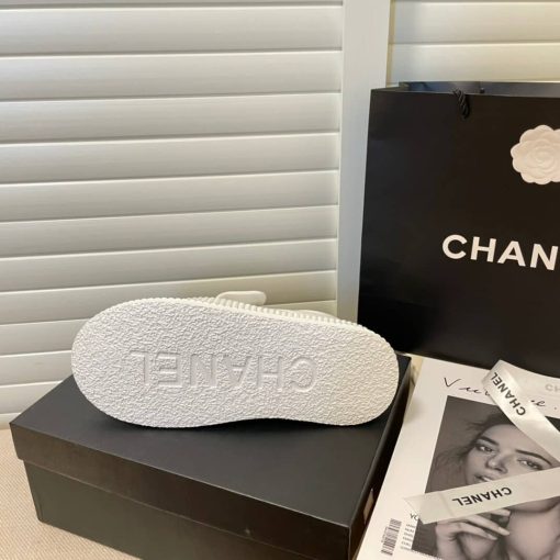 Chanel Logo Embroidered Shearling Cream Slides - 37 Eu 6 Us 24 Cm 9 4 In - Image 3