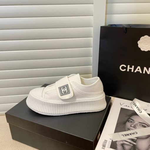 Chanel Logo Embroidered Shearling Cream Slides - 37 Eu 6 Us 24 Cm 9 4 In - Image 2