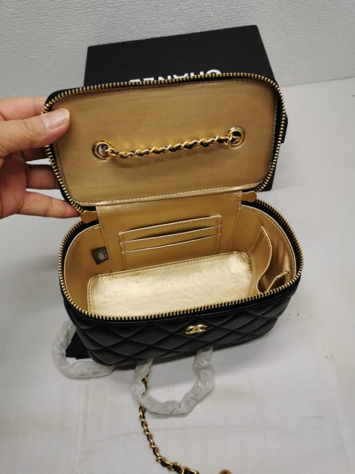 Chanel Pearl Crush Vanity Case With Chain In Black 17Cm - Image 8