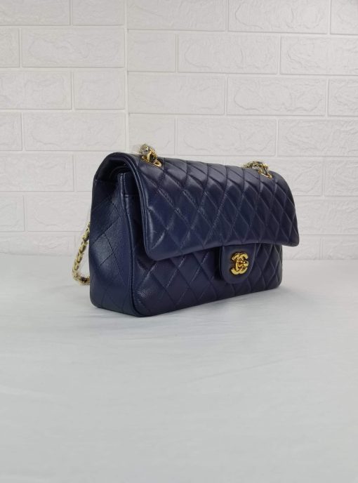 Chanel Classic Medium Lambskin Flap Navy And Gold 25Cm - Image 3