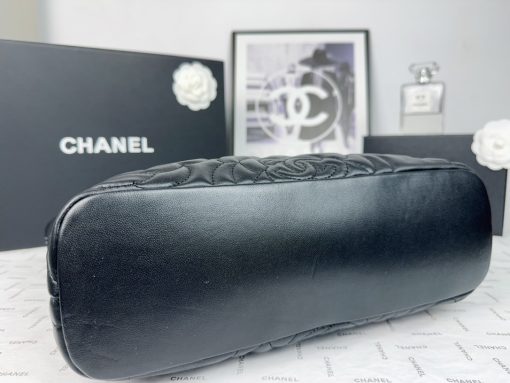 Chanel Camellia Tote Bag On Chain Woc Lambskin Black 41Cm - Image 6