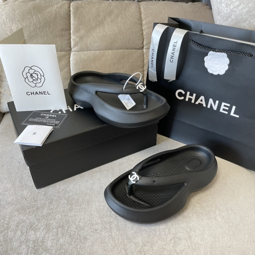 Chanel Flip Flop Sandals Black - Image 4
