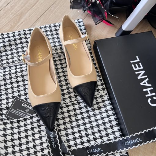 Chanel Pointed Toe Doll Shoes With Gold Flower In Beige - Image 2