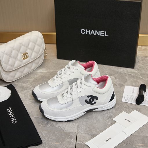 Chanel Suede And Leather Cc Low Top Sneakers White Pink - Image 9