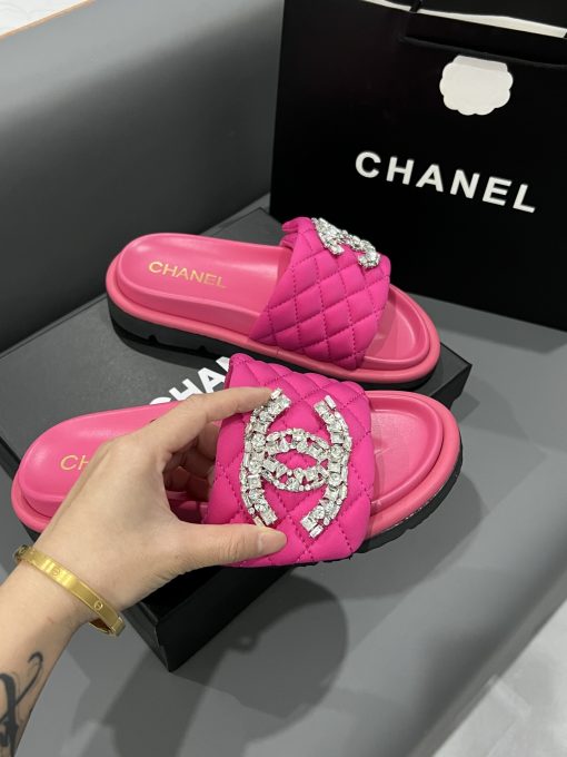Chanel Cc Slippers Studded Pink - Image 3