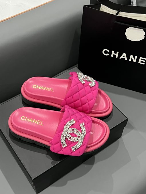 Chanel Cc Slippers Studded Pink - Image 5