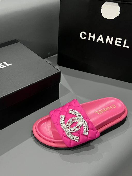 Chanel Cc Slippers Studded Pink - Image 6