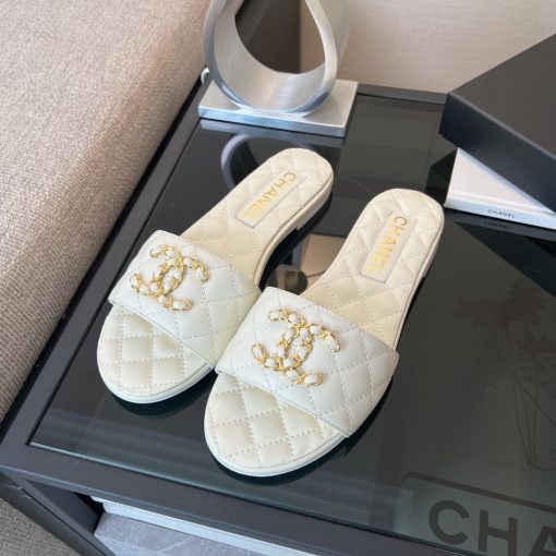 Chanel 23P Quilted Cc Chain Mule Sandal White - Image 3