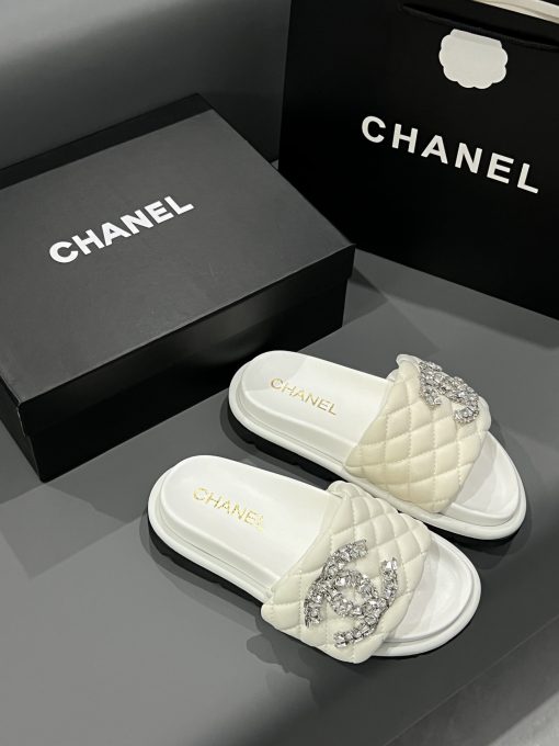 Chanel Cc Slippers Studded White - Image 8