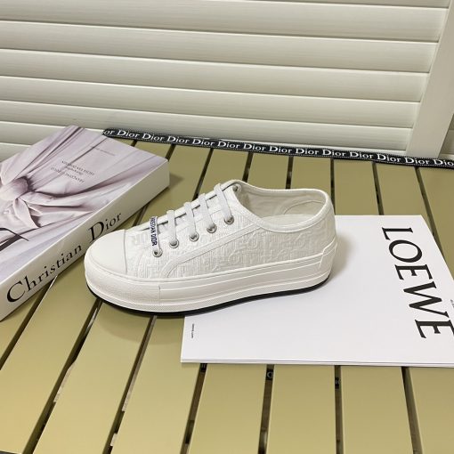 Dior Walk'N'Dior Platform Sneaker Calfskin Textured White Kck409Oly S03W - Image 4