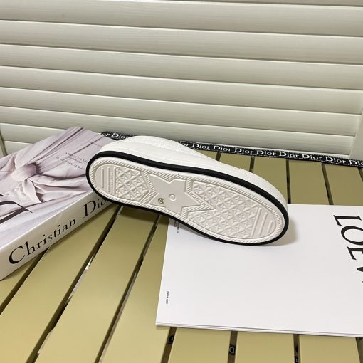 Dior Walk'N'Dior Platform Sneaker Calfskin Textured White Kck409Oly S03W - Image 3