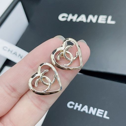 Saint Laurent Uptown Chain Wallet In Grain De Poudre Embossed Black 19Cm 6077881Gf0J1000 - Image 3