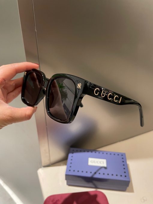 Gucci Sunglasses Gucci Logo Black - Image 4
