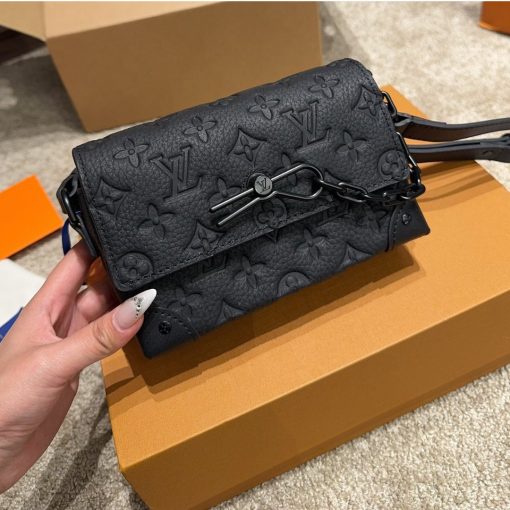 Louis Vuitton Steamer Wearable Wallet Monogram Taurillon Black 17Cm M81746 - Image 7