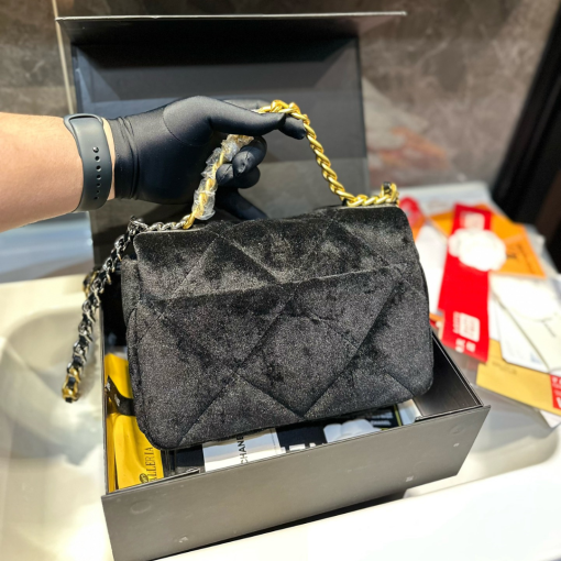 Chanel 19 Velvet Flap Bag Black 26Cm - Image 4