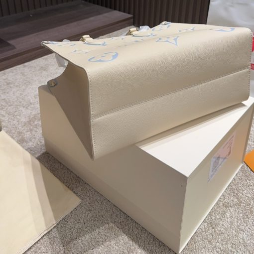 Louis Vuitton Onthego Pm Candy Blue 25Cm M46833 - Image 5