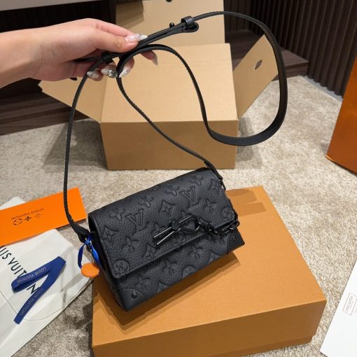 Louis Vuitton Steamer Wearable Wallet Monogram Taurillon Black 17Cm M81746 - Image 5