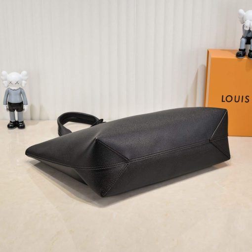Louis Vuitton Cabas Voyage Nm Taurillon Black 45Cm - Image 9