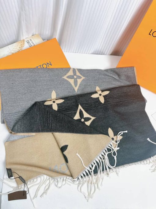 Louis Vuitton Gold And Diamond Earrings Q96495 - Image 3