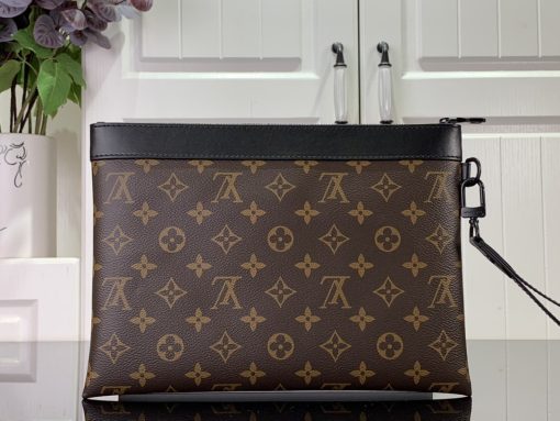 Louis Vuitton To Go Pochette Monogram Brown 30Cm - Image 3