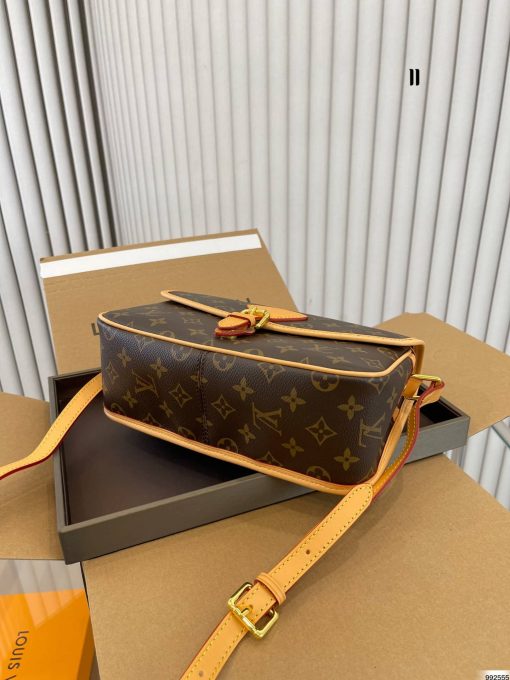 Louis Vuitton Monogram Canvas Sologne 26Cm Brown - Image 7