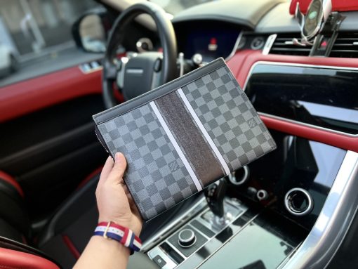 Louis Vuitton X Fragment Pochette Voyage Damier Graphite 27Cm - Image 8