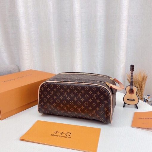 Louis Vuitton Dopp Kit Toilet Pouch Monogram Canvas 27Cm M44494 - Image 3