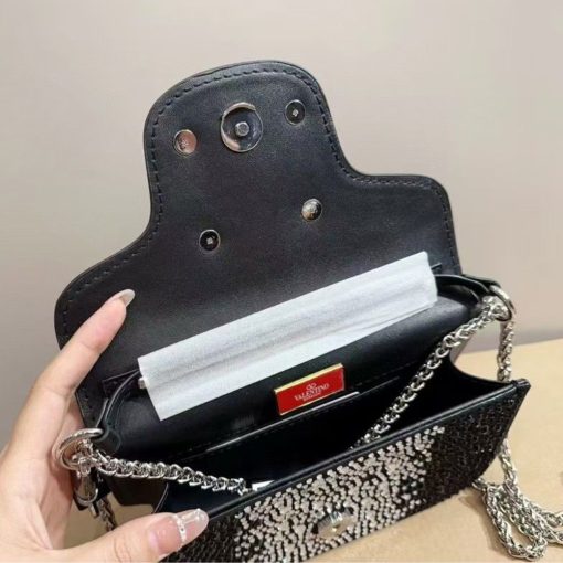 Valentino Loco Small Vlogo Shoulder Bag Black 20Cm - Image 3