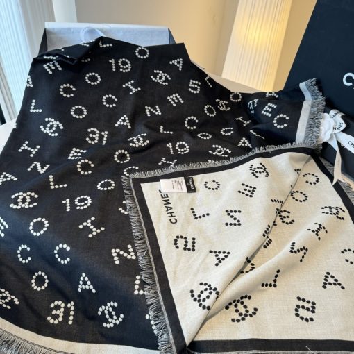 Chanel CC With Pink Flower Square Scarf White 90cm - Image 2