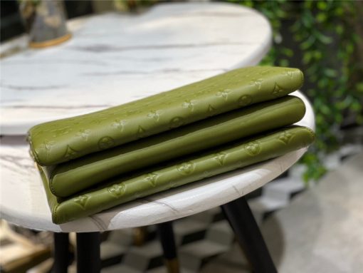 Louis Vuitton Loop M81098 - Image 6